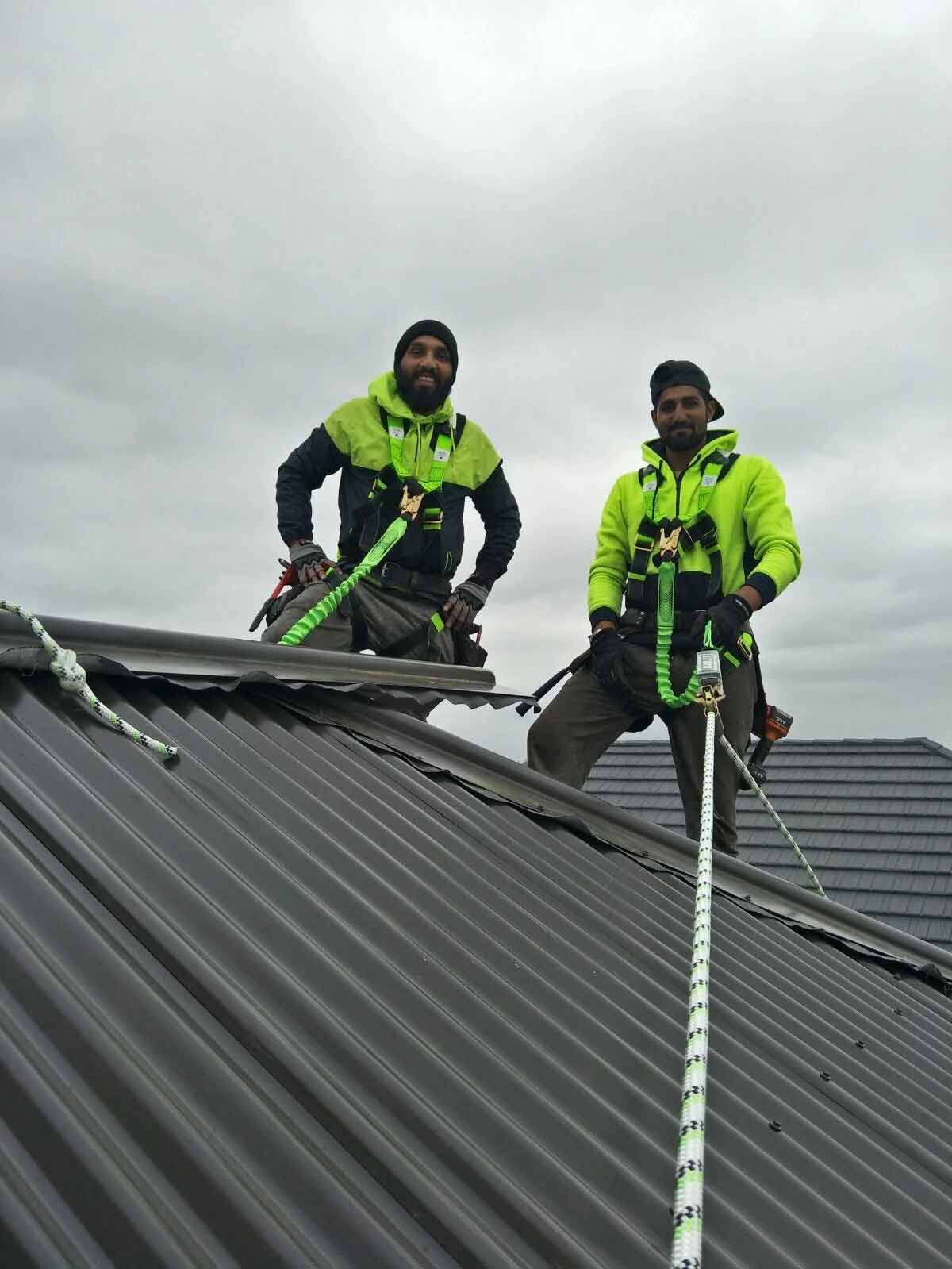 How to Choose the Right Roofing Contractor for Asphalt Shingle Installation